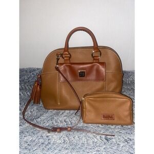 Dooney & Bourke Large Aubrey Satchel/ Shoulder Bag Pebbled Leather N Make Up Bag